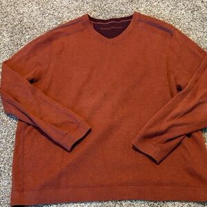 Tommy Bahama Men's V-Neck Sweater in Rich Rust